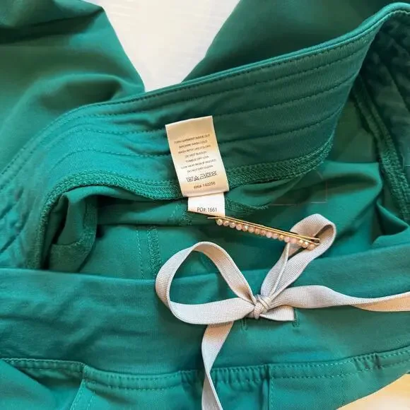 FIGS Kade Cargo Scrub Pants Women’s Small Hunter Green Silver Original PO 1661 - Picture 7 of 13